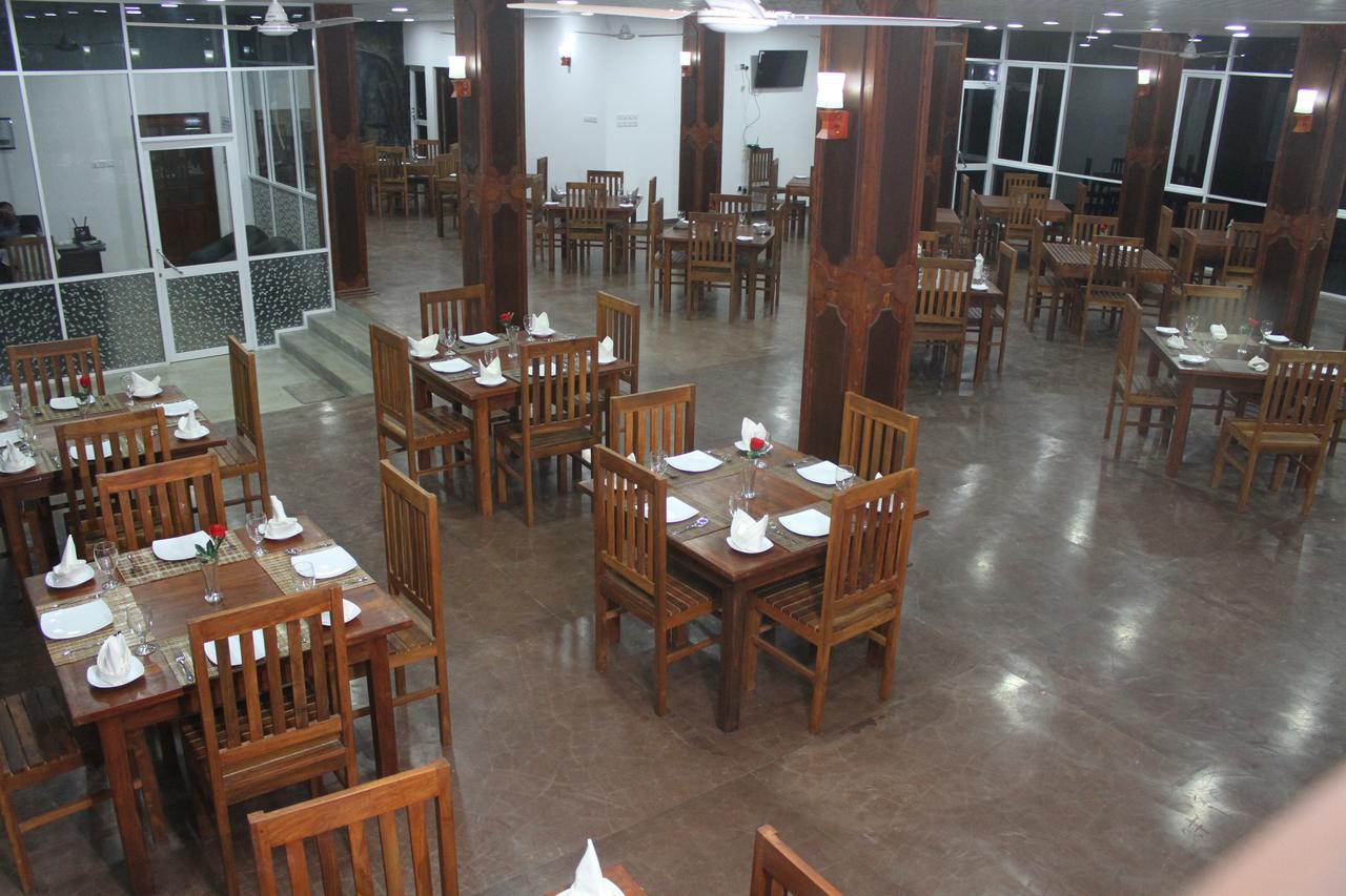 Hotel City Grand Ела Екстериор снимка
